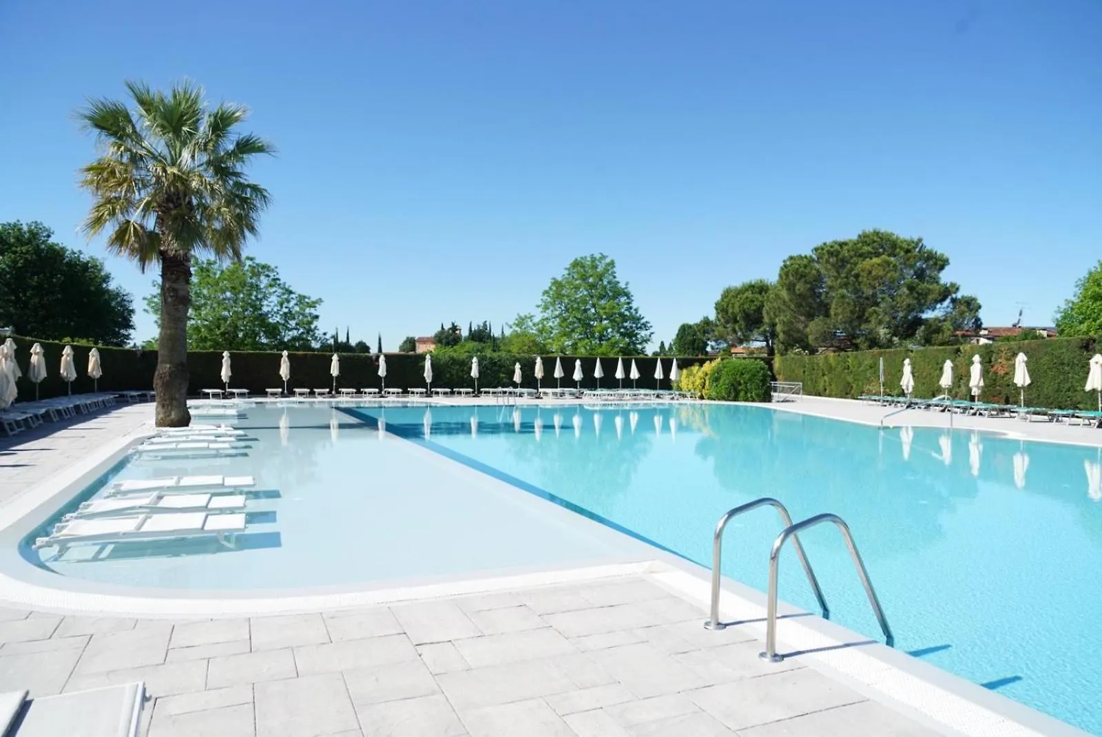 Dagi'S Dolcevita Apartments Colà Italia